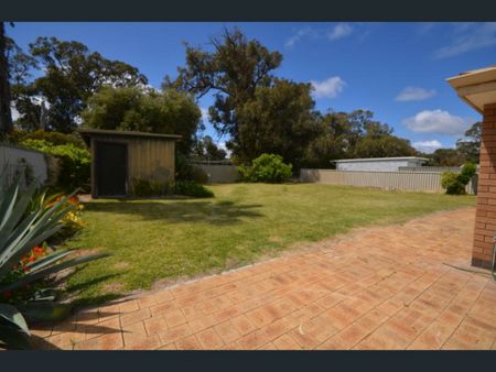 CHARMING HOME IN SILVER SANDS , WALK TO BEACH - Photo 5