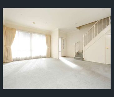 2/1 Ashburn Grove, Ashburton VIC 3147 - Townhouse For Rent | Domain - Photo 1