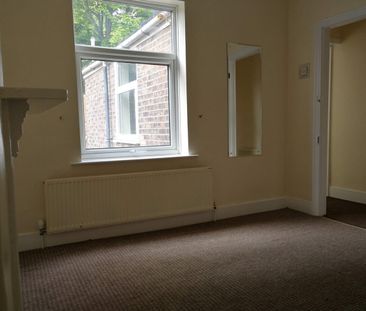 3 Bed Terraced House, Winsdon Road, LU1 - Photo 2