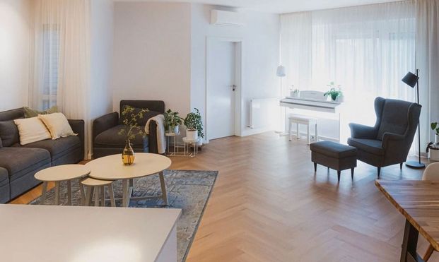 Na prenájom priestranný, udržiavaný 4-izbový byt, Bratislava I TOP - Photo 1