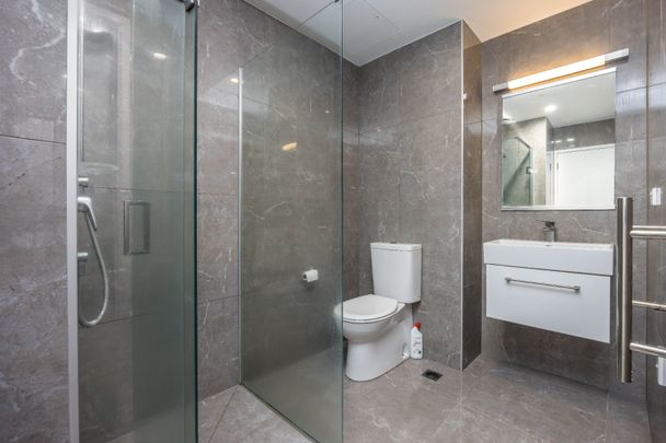 Modern Apartment - Photo 1