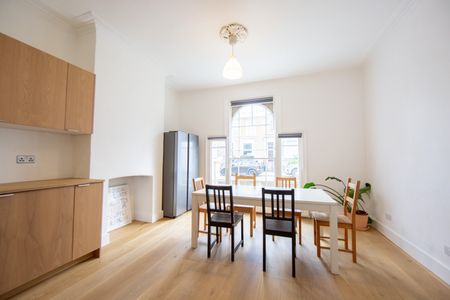 7 Bed Terraced House, Calverley Grove, N19 - Photo 2
