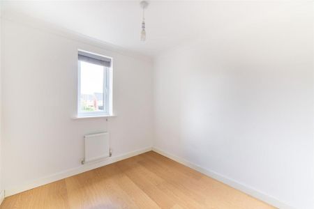 4 bedroom detached house to rent - Photo 4