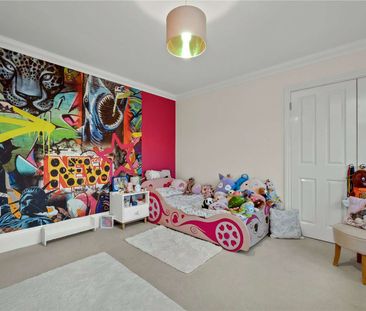 Set within a prestigious private estate, this impressive six bedroo... - Photo 5