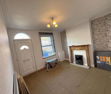3 bedroom terraced house to rent - Photo 4