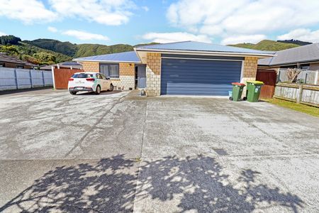 Wonderful Wainui Living! - Photo 2