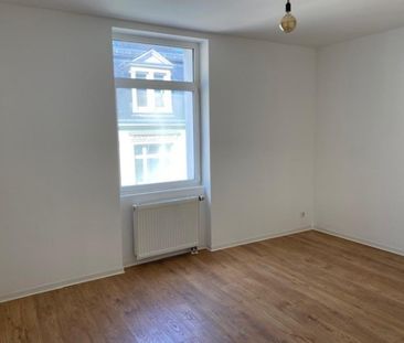 Ideal auch für eine 2erWG! Helle, schöne 2 Zimmer-Wohnung mit Balkon in idealer Lage zur Innenstadt+Bahnhof, Westanlage 20, Gießen - Foto 2