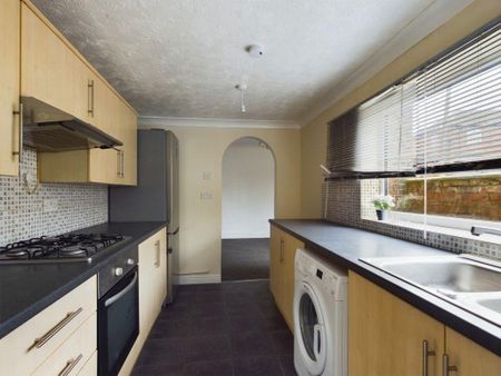 3 bedroom terraced house to rent - Photo 5