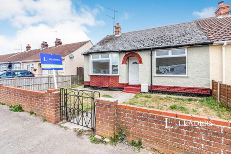 3 bedroom bungalow to rent Poplar Road, Carlton Colville, Lowestoft, Suffolk, NR33 - Photo 5