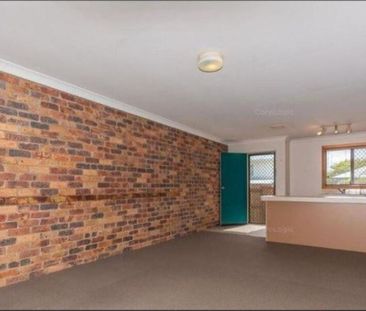 Lowset Neat & Tidy Brick Unit - Currently Under Application- No Further Inspections - Photo 4