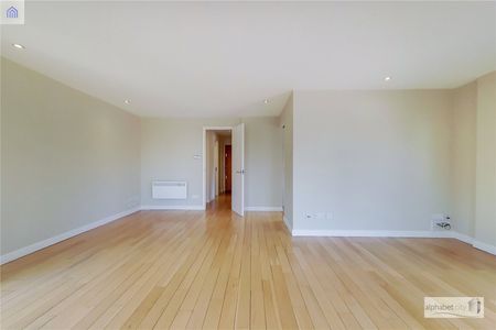 Rogers Court, E14 - Photo 2