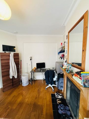 Room in a Shared House, With Garden And Jacuzzi, SW18 - Photo 3