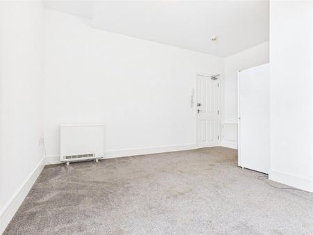Property to rent - Photo 2