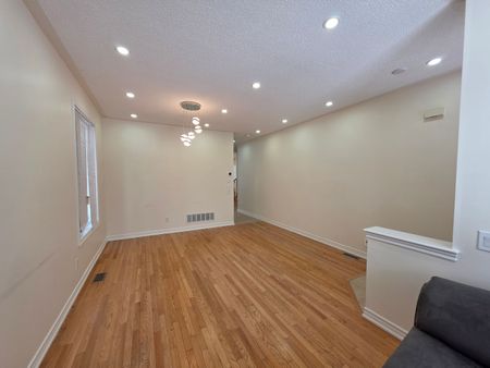 For Lease - 26 Openbay Gardens Unit# main floor, Brampton, Ontario - Photo 5