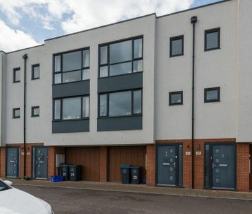 3 bedroom terraced house to rent - Photo 1