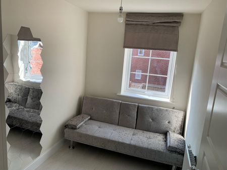 1 Tawny Grove, Coventry - Photo 4