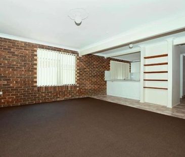 1/8 Carey Street, Kearneys Spring - Photo 1