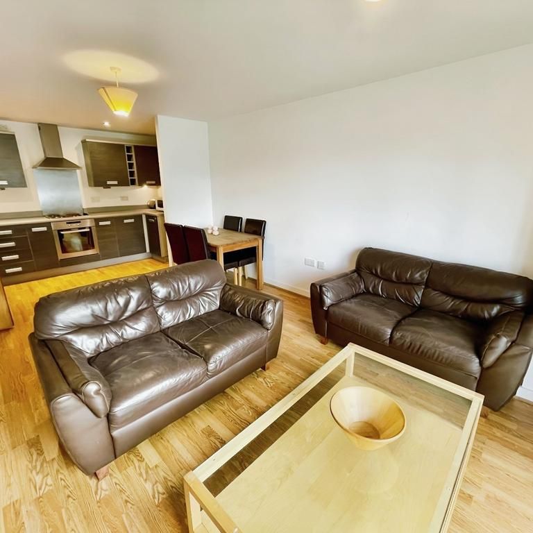 2 bedroom flat to rent - Photo 1