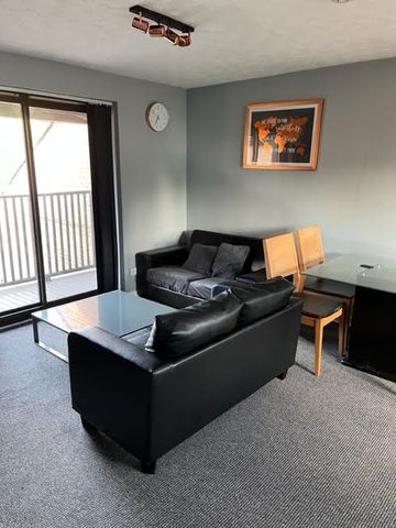 2 Bed Flat, Lenton, NG7 - Photo 4