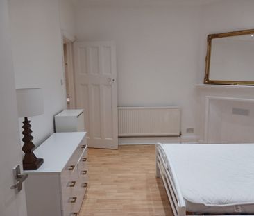 1 Bed Flat, St. Johns Road, NW11 - Photo 6