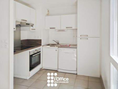 Location Appartement 3 pièces 58m² LES SABLES D OLONNE 85100 - Photo 3