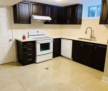 For Lease - 375 Elmwood Avenue Unit# Lower, Richmond Hill, Ontario - Photo 3