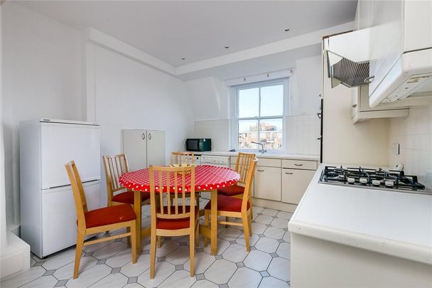 3 bedroom flat to rent - Photo 1