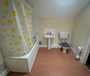 Gladstone Terrace - Photo 3