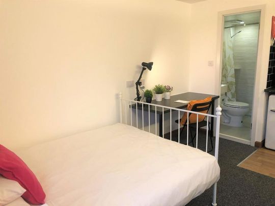 Studio to rent - Photo 1