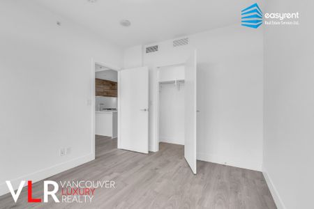 Condo in Burnaby, BC - Photo 2