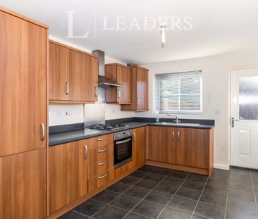 3 bedroom house to rent Bakersfield Drive, Chapleford Village, Warr... - Photo 2