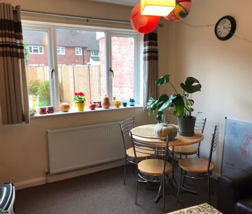 4 Bed Semi-Detached House, Templars Fields, CV4 - Photo 2