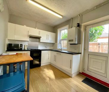 Hawthorn Road, Bournemouth, Dorset, BH9 - Photo 5