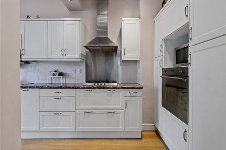 Melbury Gardens, London, SW20 flat to rent - Photo 5