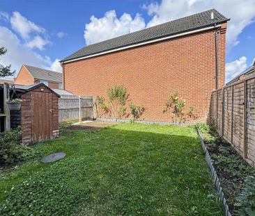 3 bedroom end of terrace house to rent - Photo 4