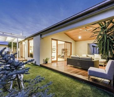 18 Delaney Boulevard, Williams Landing VIC, Belconnen - Photo 3
