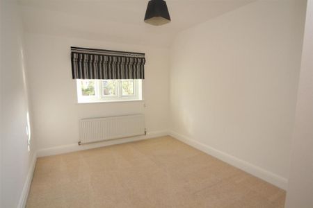 3 bedroom detached house to rent - Photo 3