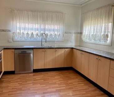 Hogan Knows Best - Photo 6