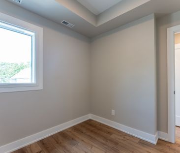For Lease - 352 Jones Avenue Unit# 3, Toronto, Ontario - Photo 5