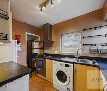 3 bedroom end of terrace house to rent - Photo 3