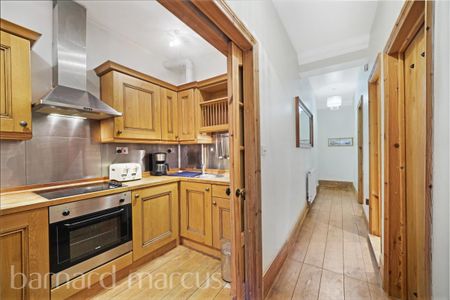 Cockspur Street, Westminster, London - Photo 5