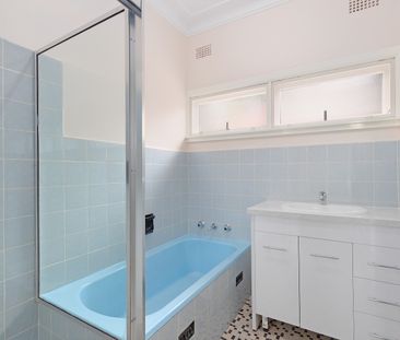 12 Catherine Street, St Ives NSW 2075 - House For Rent | Domain - Photo 2