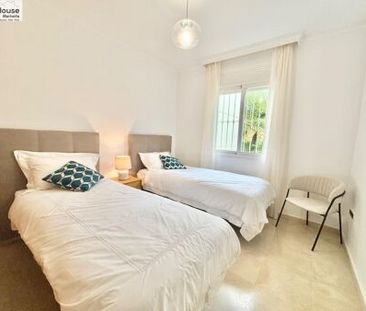 Ground floor apartment - Marbella (Elviria) - Photo 5