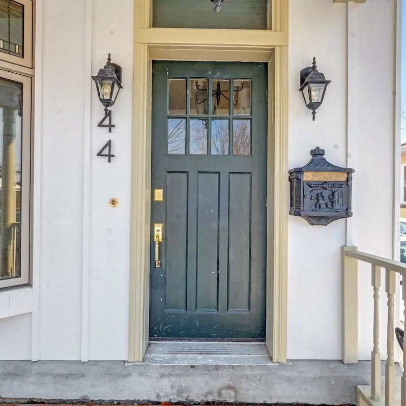 For Lease - 44 Queen Mary Street, Overbrook - Castleheights and Area, Ontario - Photo 1