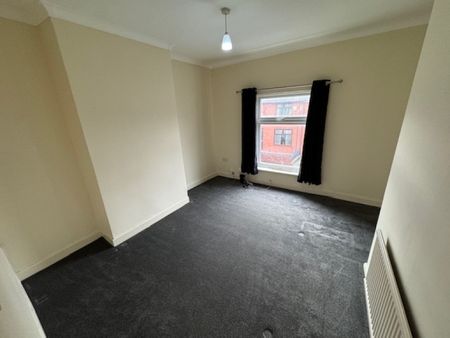 2 Bedroom Terraced House - Photo 4