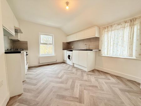 2 bedroom maisonette to rent - Photo 5