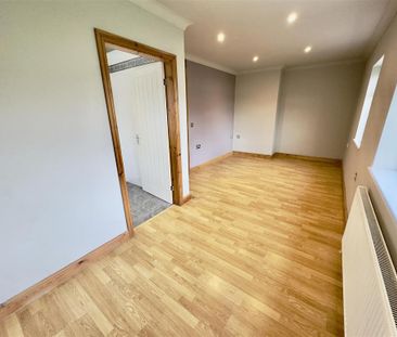 2 bedroom detached bungalow to rent - Photo 2