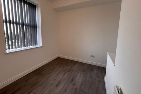 4 bedroom terraced house to rent - Photo 3