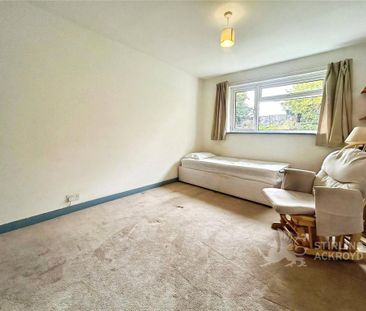 4 bedroom end of terrace house to rent - Photo 5