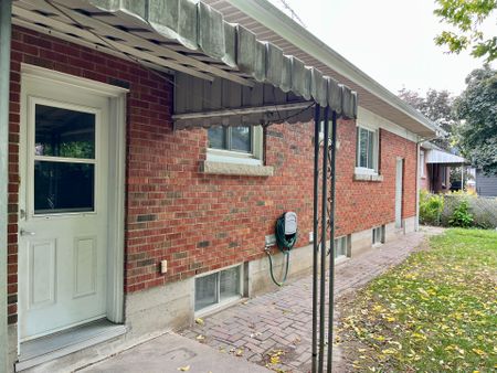 For Lease - 16 Rowanwood Avenue, Brant, Ontario - Photo 3